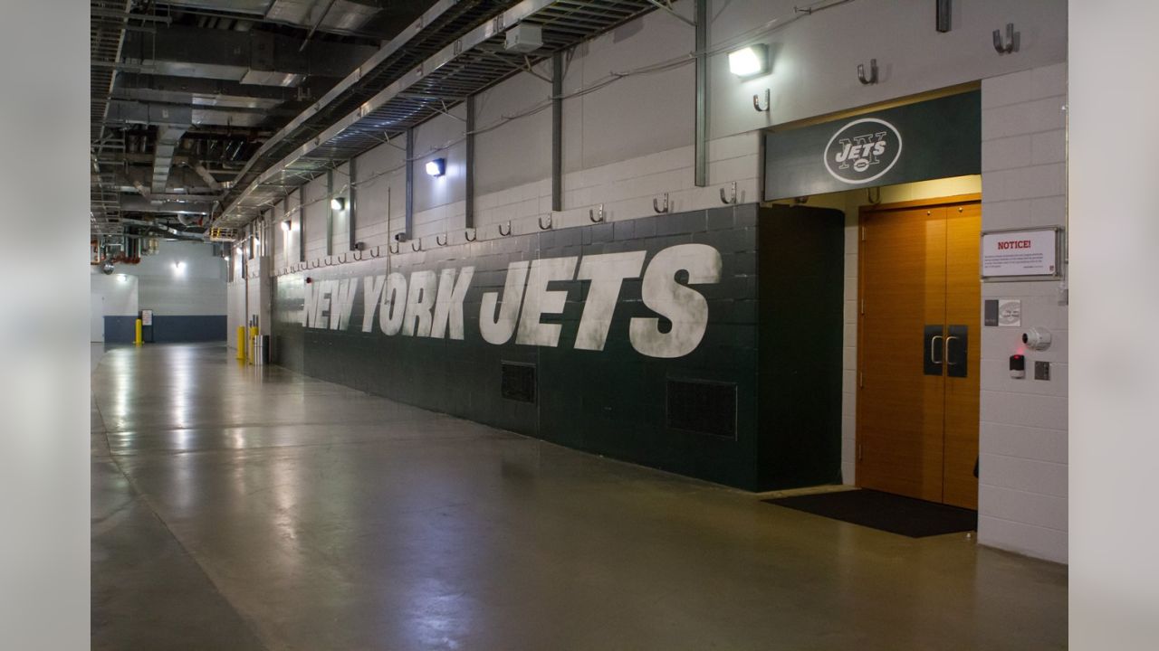 NFL New York Jets Locker Room Plastic Sign 11''x17''