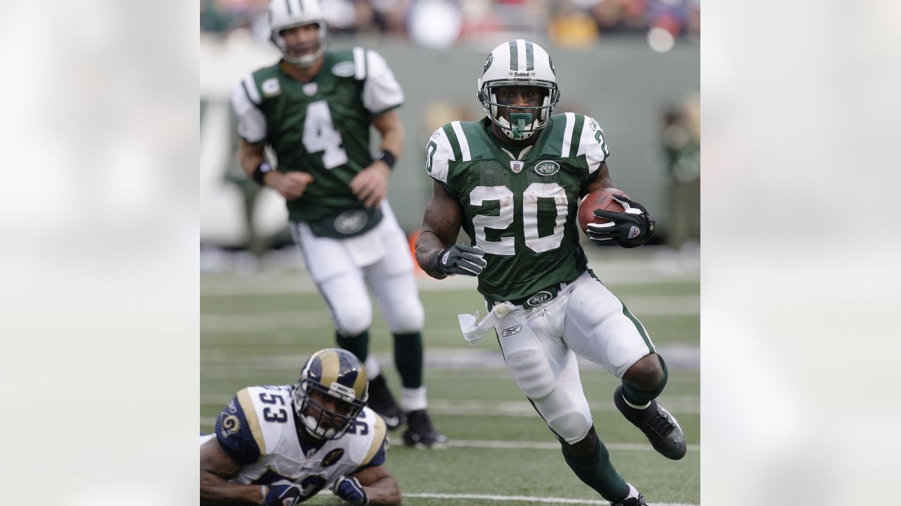 Jones, Jets run over Rams