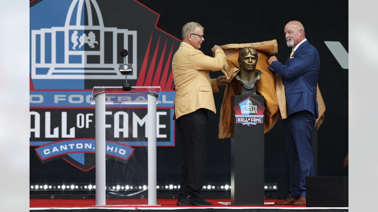 Joe Klecko Finally Gets to Read His Hall of Fame Speechand Passes Around  the Thanks