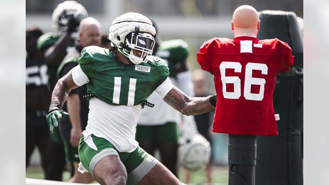 New York Jets safety Tony Adams (22) defends against the Atlanta