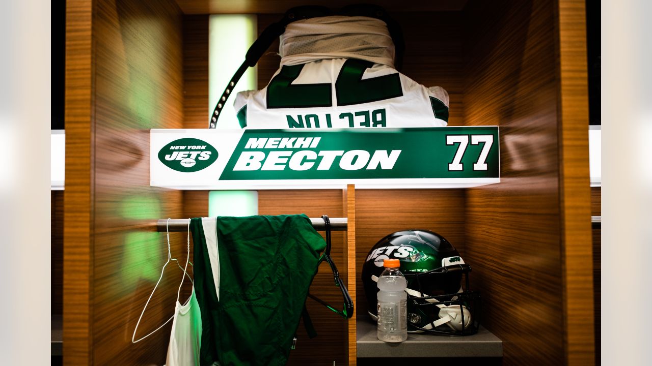 Jets Green & White Practice Report: Team Returns to Different Atmosphere at  MetLife Stadium