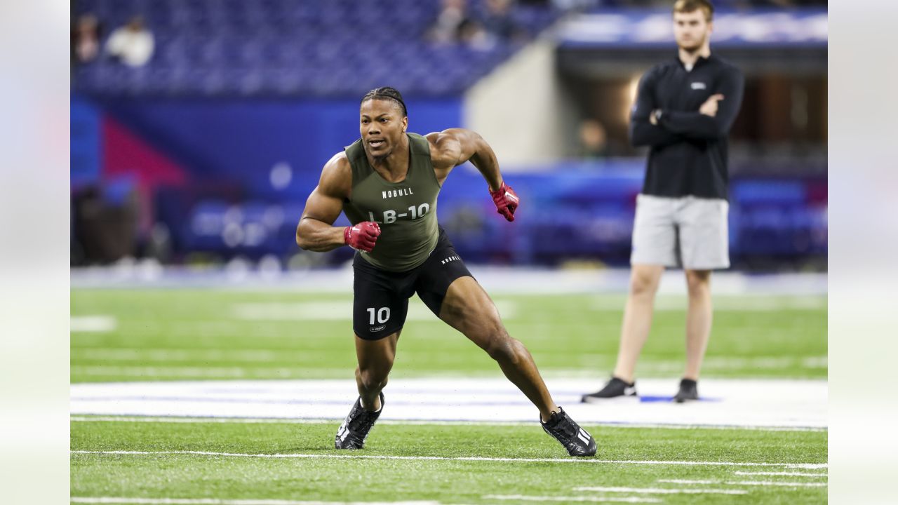 Jack Jones #DB19 of Arizona State runs a drill during the NFL Combine  News Photo - Getty Images