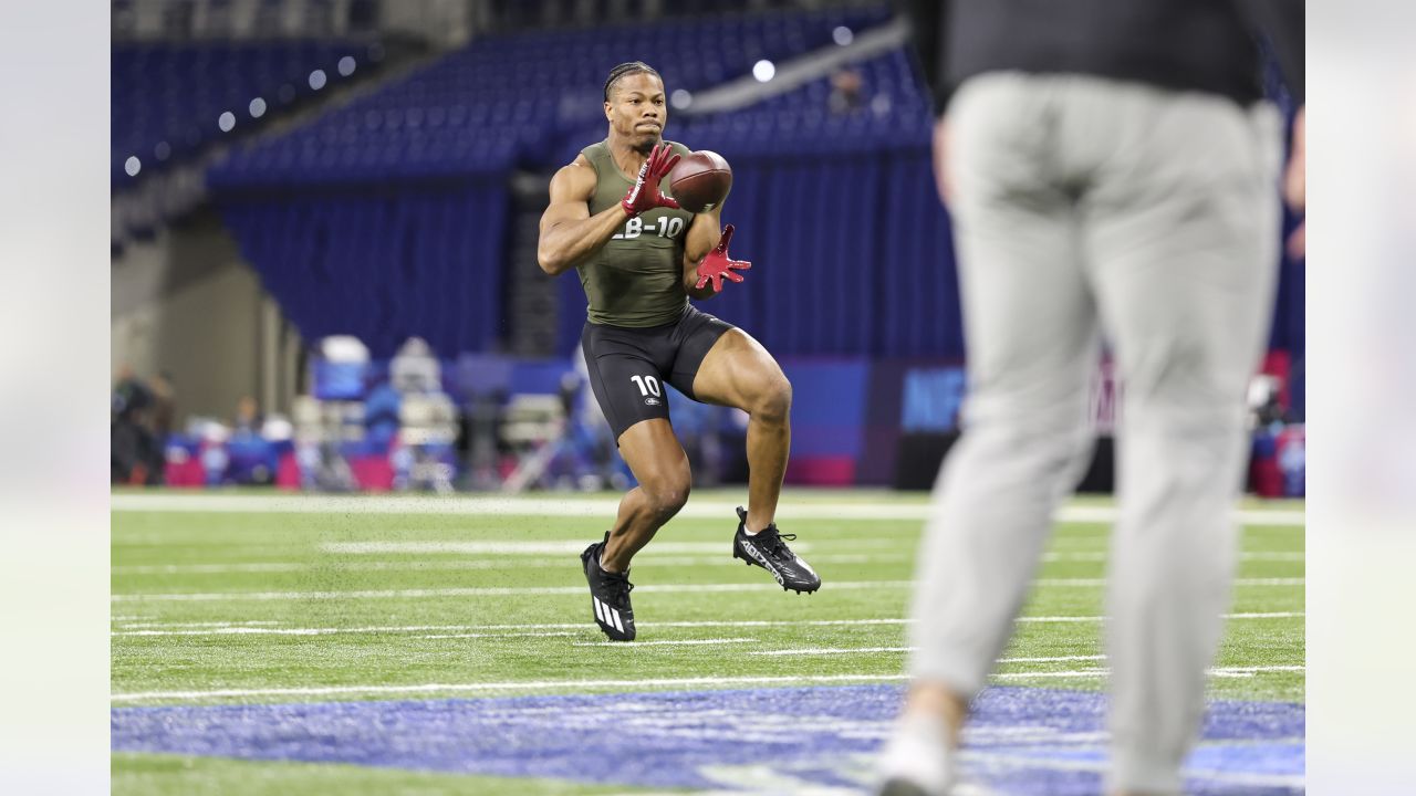 Jack Jones #DB19 of Arizona State runs a drill during the NFL Combine  News Photo - Getty Images