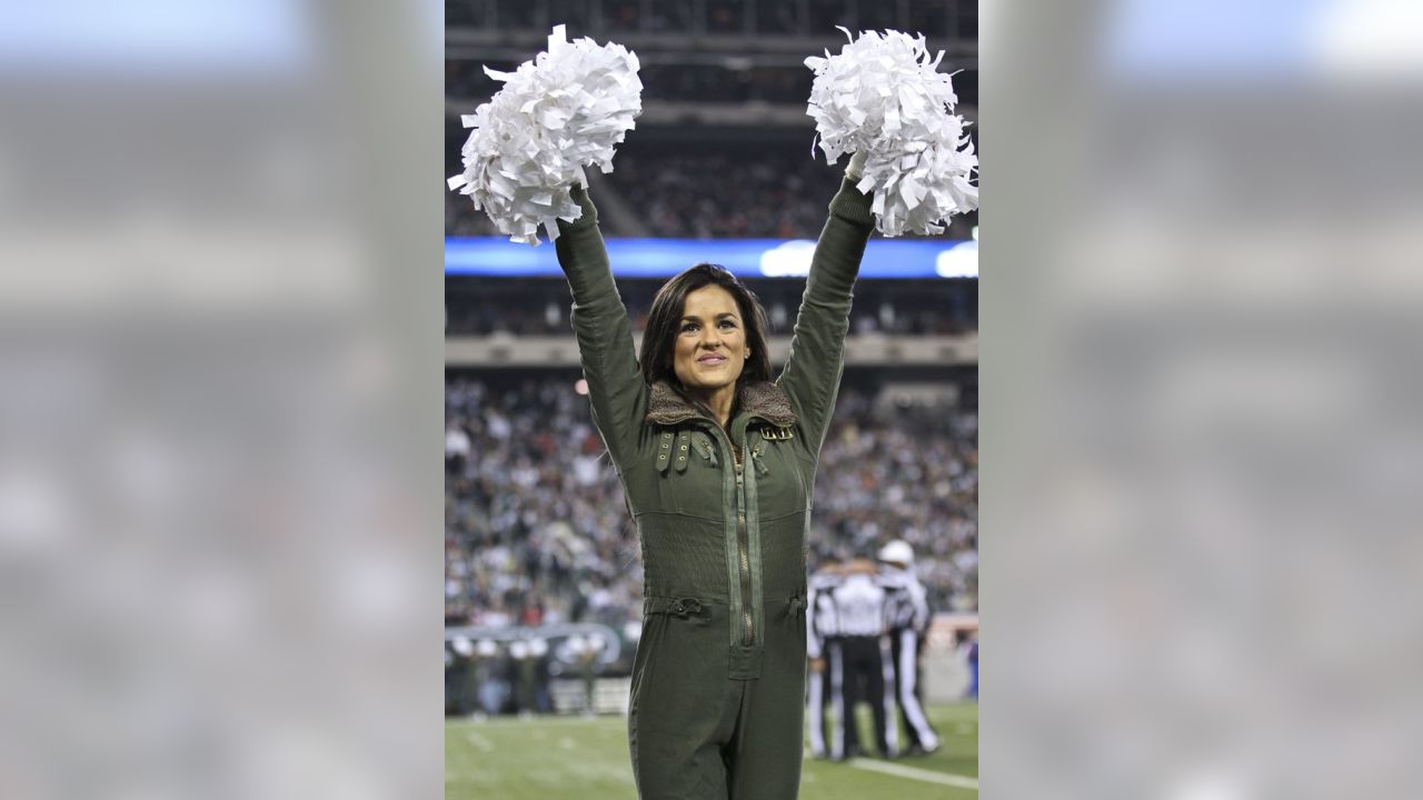 Jets Flight Crew pe X: „Natalie shares this week's #MondayMotivation   / X