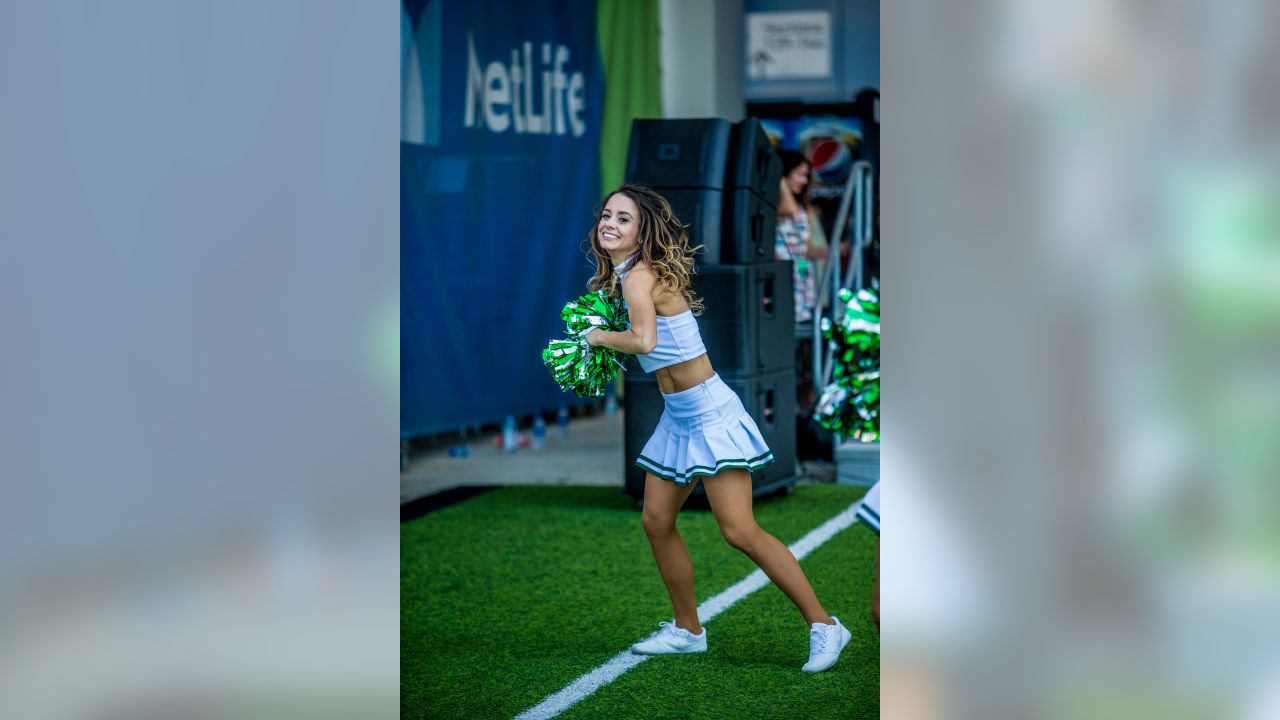 Jets Flight Crew Linda - NFL Cheerleaders Wallpaper (18655035) - Fanpop