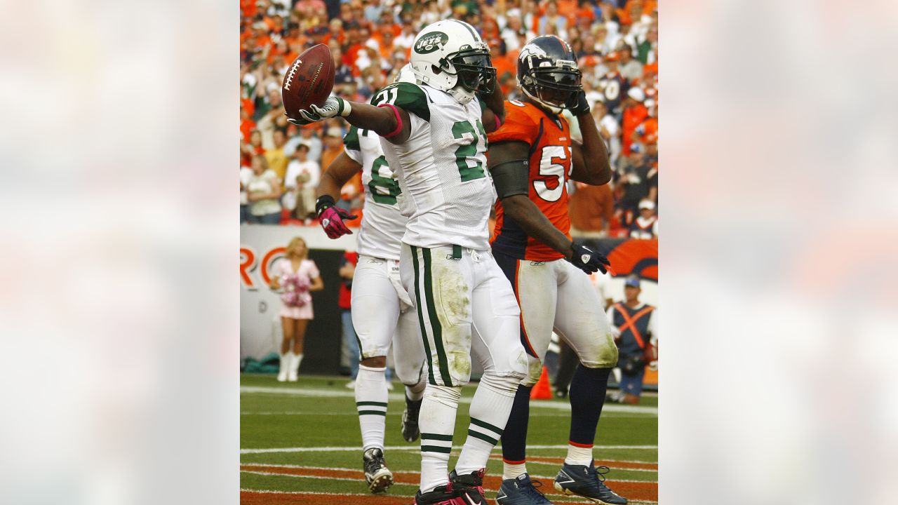 New York Jets running back LaDainian Tomlinson (21) celebrates his