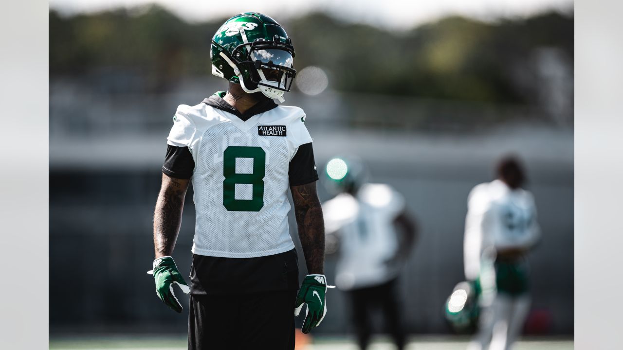 New York Jets linebacker Kwon Alexander (9) during the second half of an  NFL football game, Sunday, Oct. 23, 2022, in Denver. (AP Photo/David  Zalubowski Stock Photo - Alamy