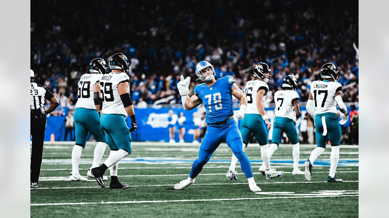 Lions Re-Signing DL John Cominsky 