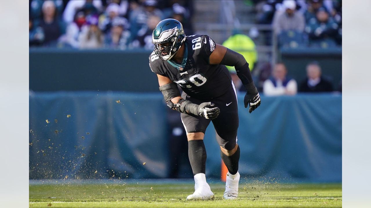 Derek Barnett brings fire out of Philadelphia Eagles rookie Andre Dillard