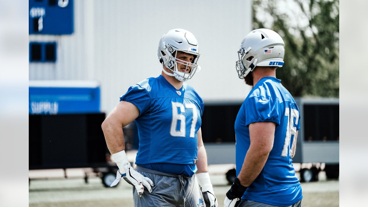 DETROIT, MI - OCTOBER 30: Detroit Lions offensive tackle Penei Sewell (58)  waits for the play during an NFL football game between the Miami Dolphins  and the Detroit Lions on October 30