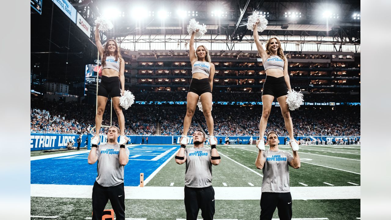 Detroit Lions Hype Squad Flag & Stunt