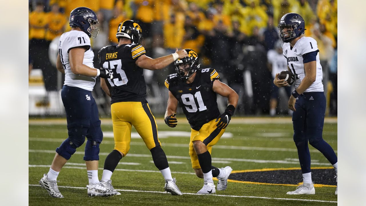 Iowa Football: Could Lukas Van Ness wind up in Chicago?