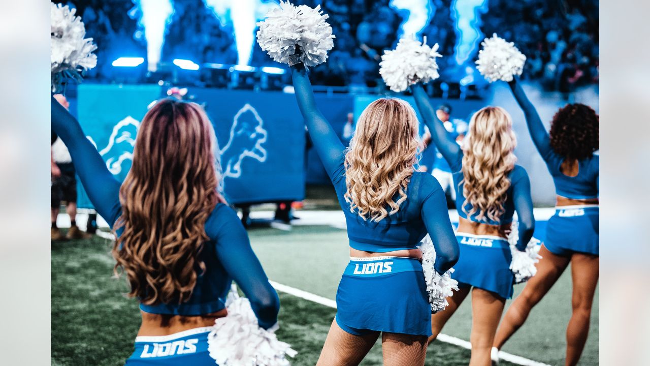 Lions vs. Commanders: Cheer Photos