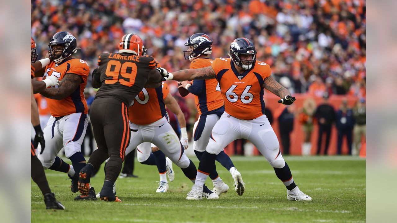 Chiefs roll to 23-3 victory over Broncos at snowy Arrowhead - The