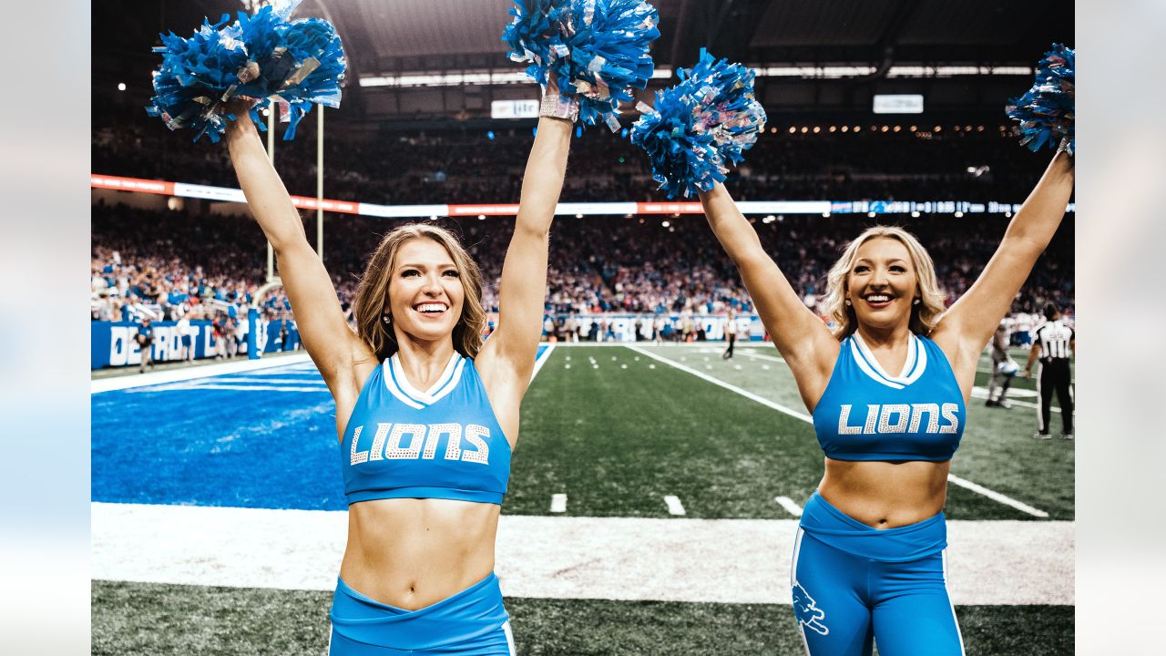 Lions vs. Bills: Cheer Photos