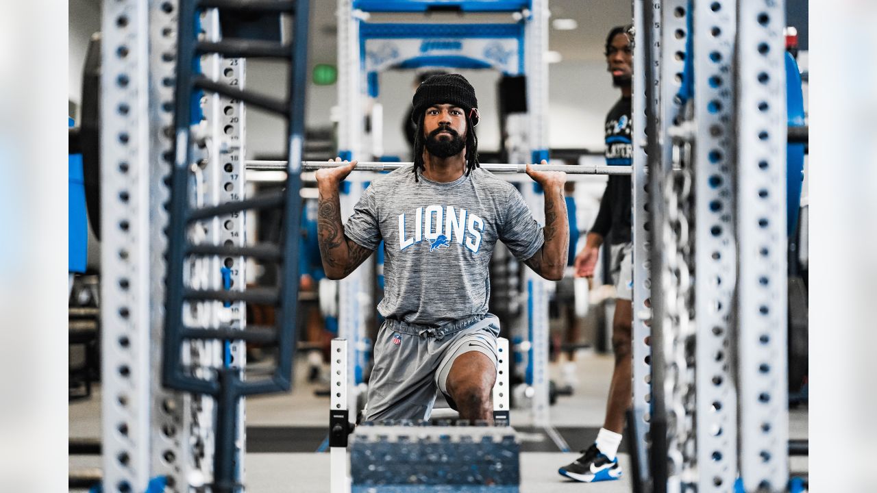 Lions' Alim McNeill shows off massive summer weight loss