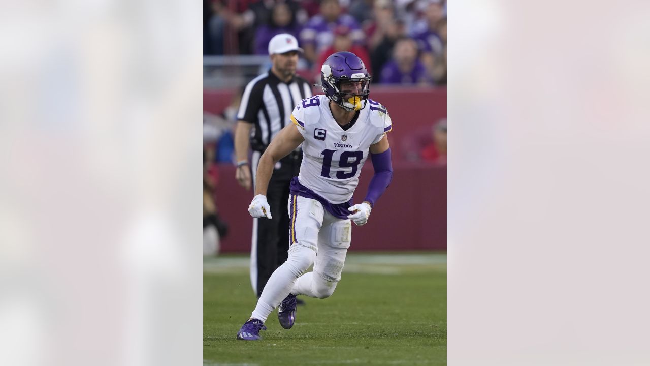 Minnesota Vikings linebacker D.J. Wonnum in action against the San