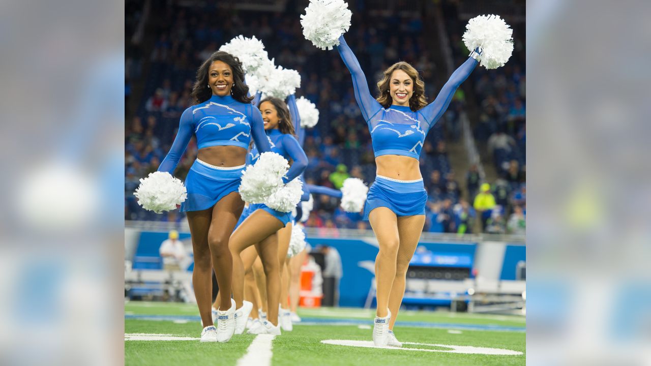 Lions vs. Seahawks: Cheer Photos