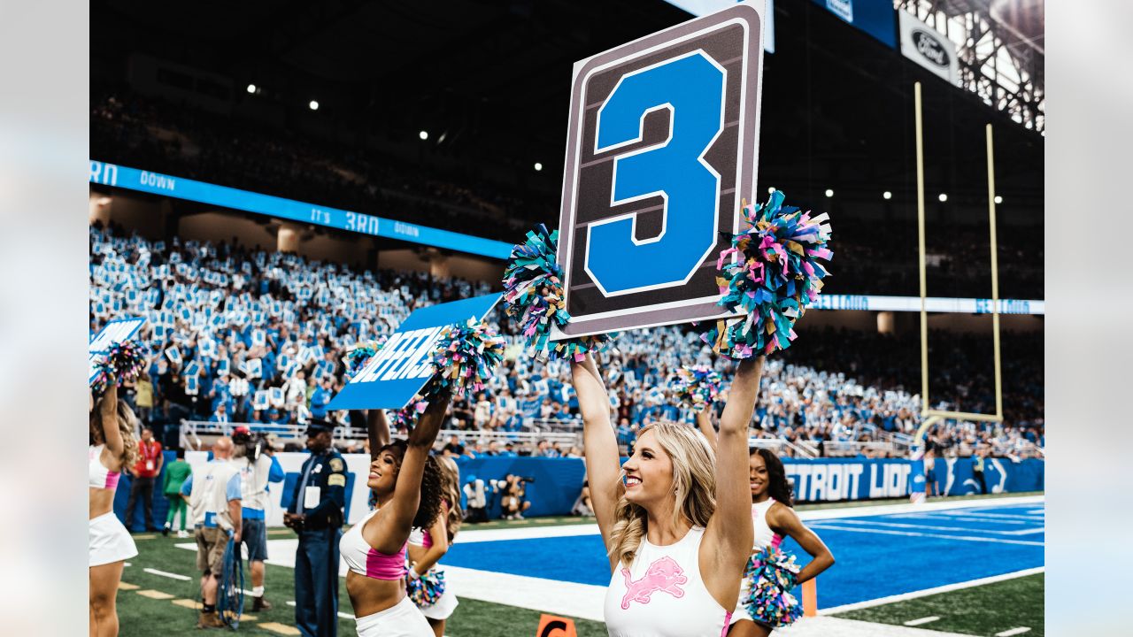 Lions vs. Seahawks: Cheer Photos