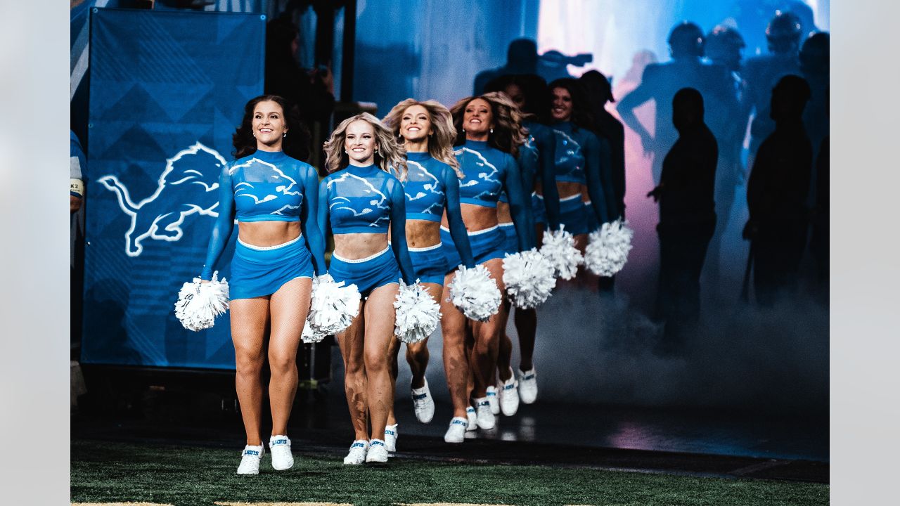 Lions vs. Commanders: Cheer Photos