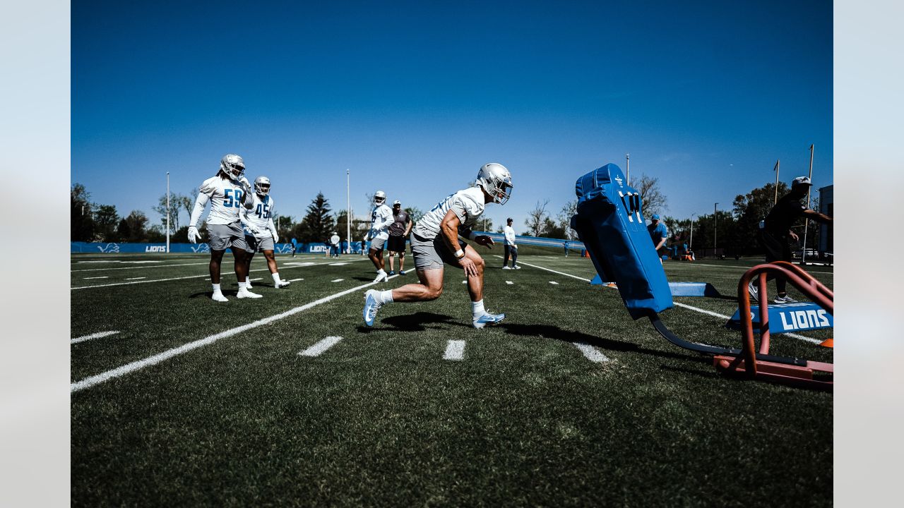 Detroit Lions linebacker Malcolm Rodriguez (44) pursues a play on