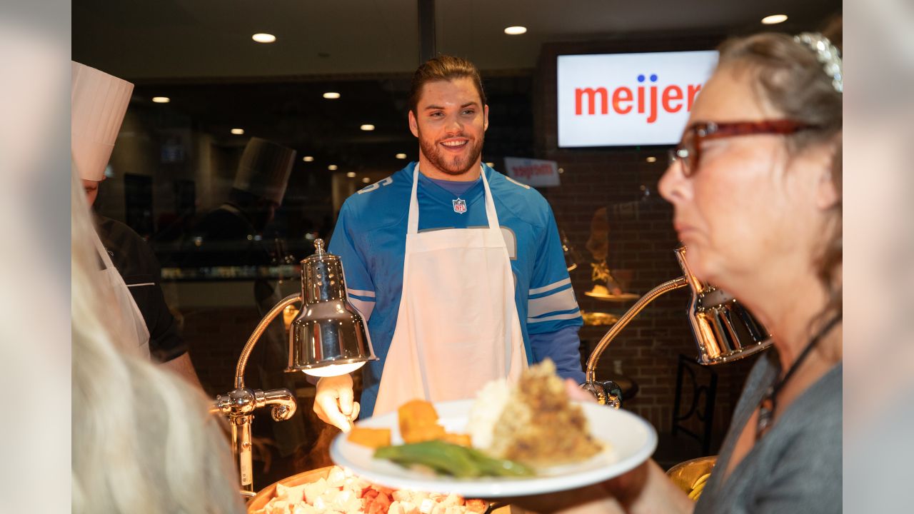 Detroit Lions, Pure Heart serve Thanksgiving dinner to children of  incarcerated parents