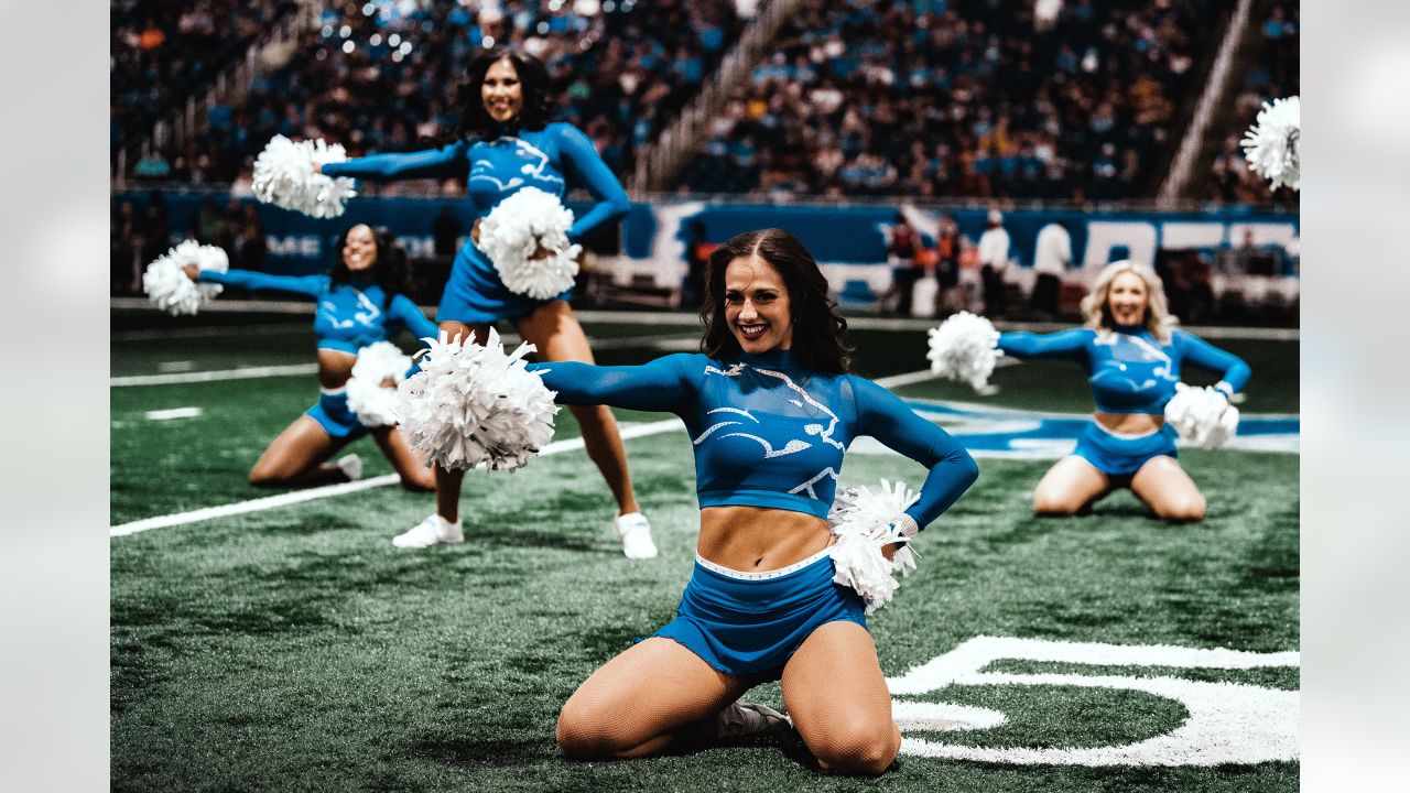 Lions vs. Commanders: Cheer Photos