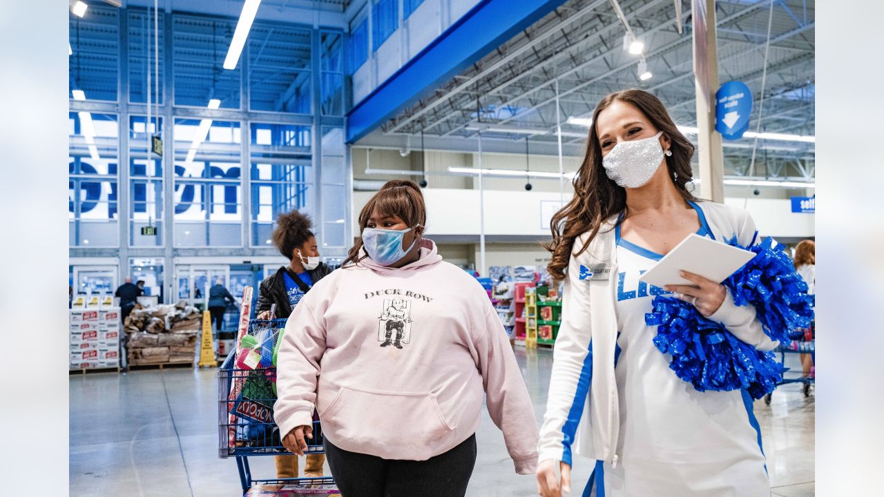 DLA students Shop with a Lion at Meijer