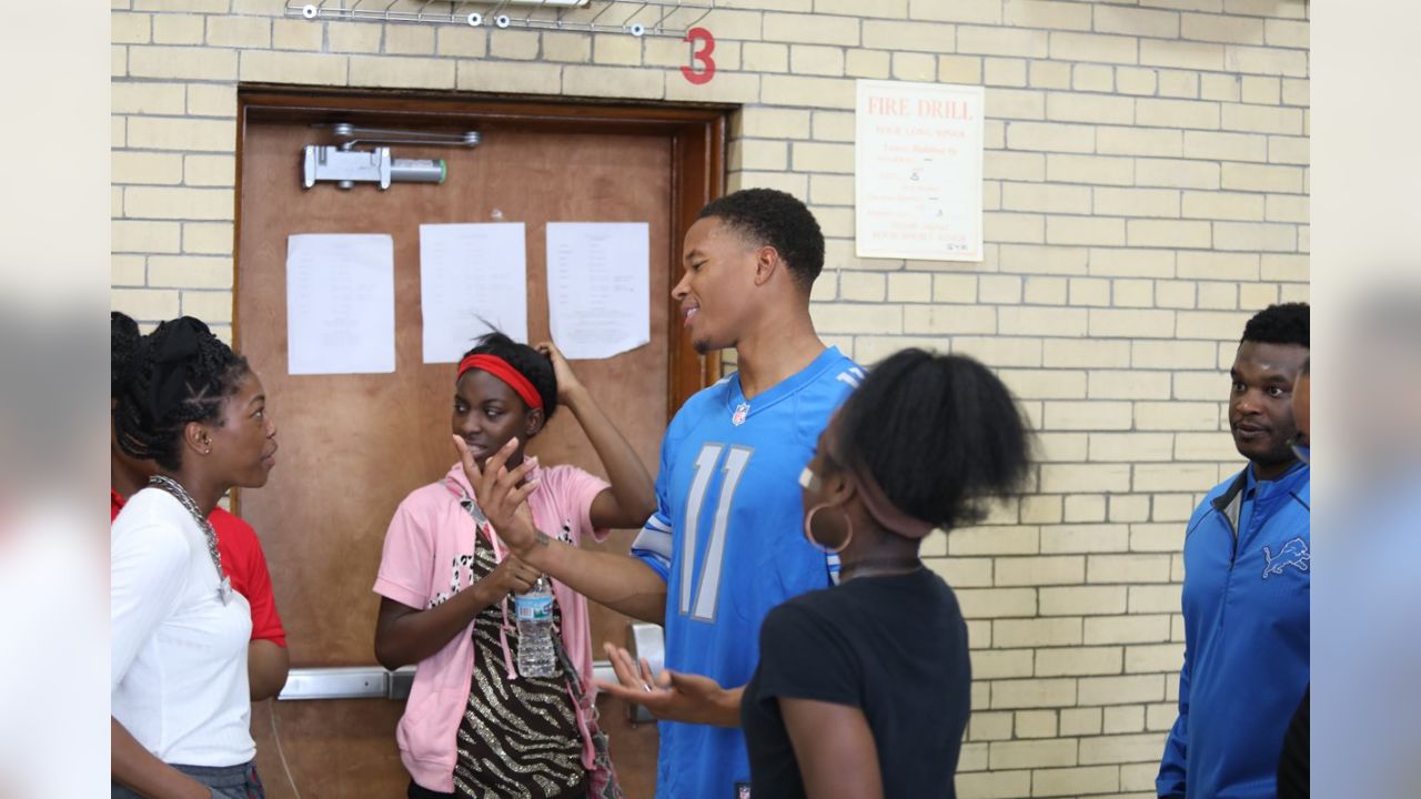 Marvin Jones Jr on X: Excited to partner w/ @jcpenney to give back to  deserving teachers in the Detroit community during their 1st annual back 2  school giving sprees. Teachers go above