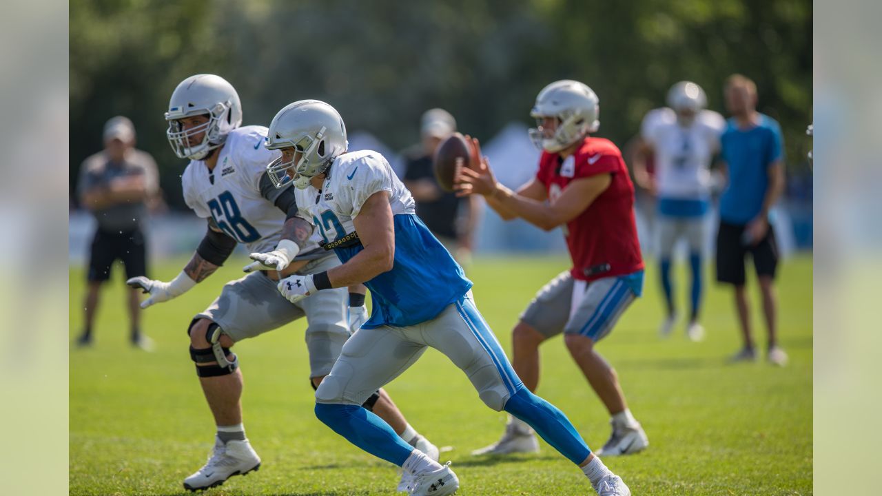 Detroit Lions tight end Levine Toilolo #87 looks on from the sidelines  during the second half of an NFL football game against the New England  Patriots in Detroit, Michigan USA, on Sunday