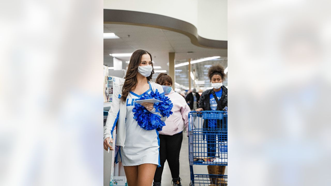 DLA students Shop with a Lion at Meijer