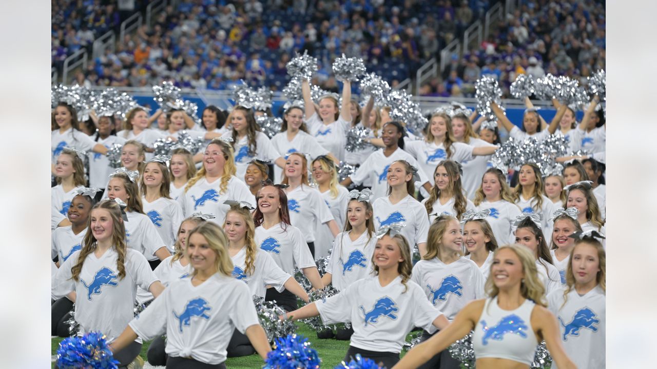 Lions Cheerleaders on X: Today is the FINAL DAY to submit registration for  our Junior Detroit Lions Cheerleaders clinic and halftime performance!  After today, no additional registrations will be accepted. For more