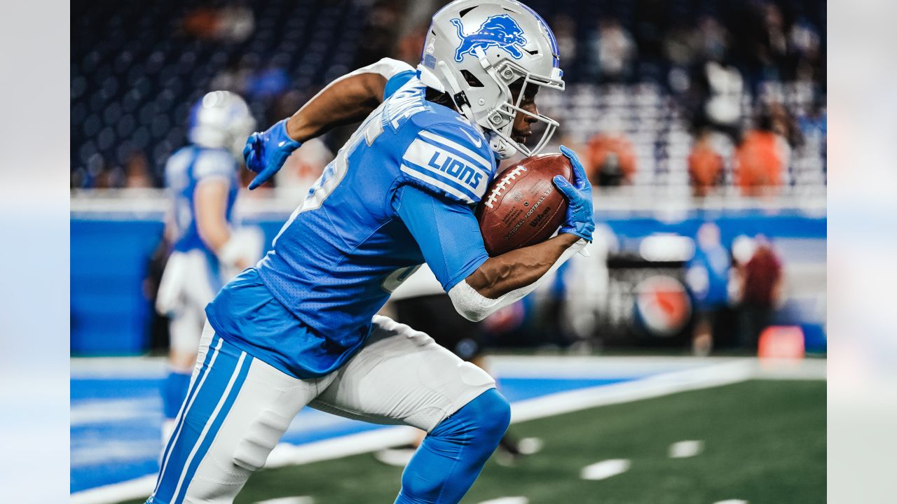 Minnesota Vikings vs Detroit Lions Detroit Lions running back Godwin  Igwebuike (35) runs the ball