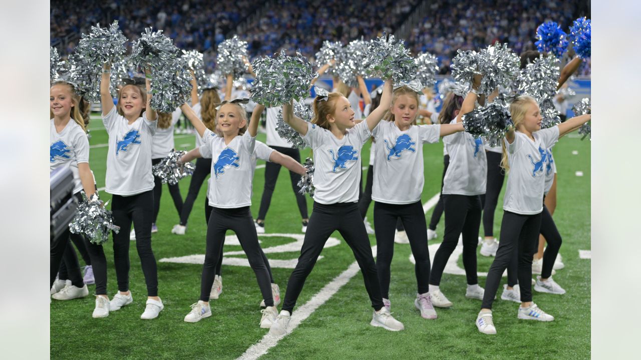 2022 Junior Cheerleaders halftime performance