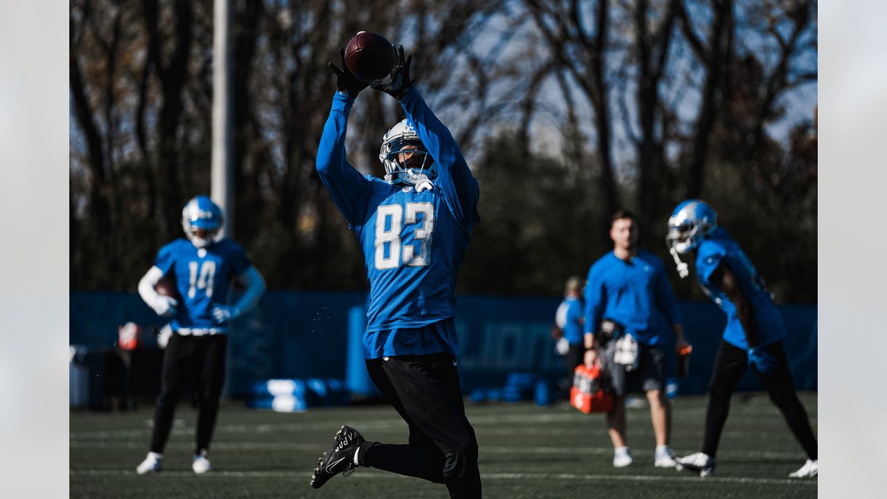 Lions down 9 players at practice; WR Amon-Ra St. Brown in red no-contact  jersey 