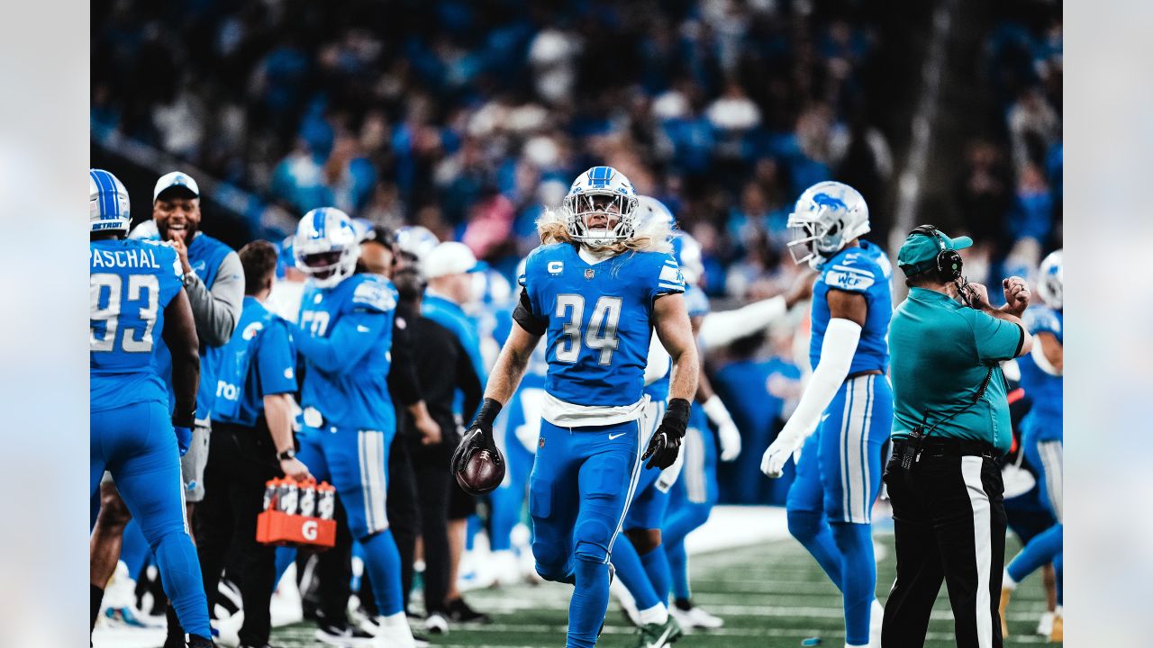 Lions' LB Alex Anzalone returns on three-year deal