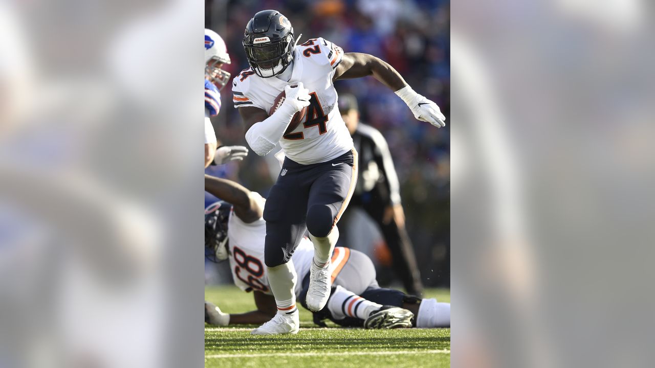 Bears releasing RB Tarik Cohen, DL Eddie Goldman