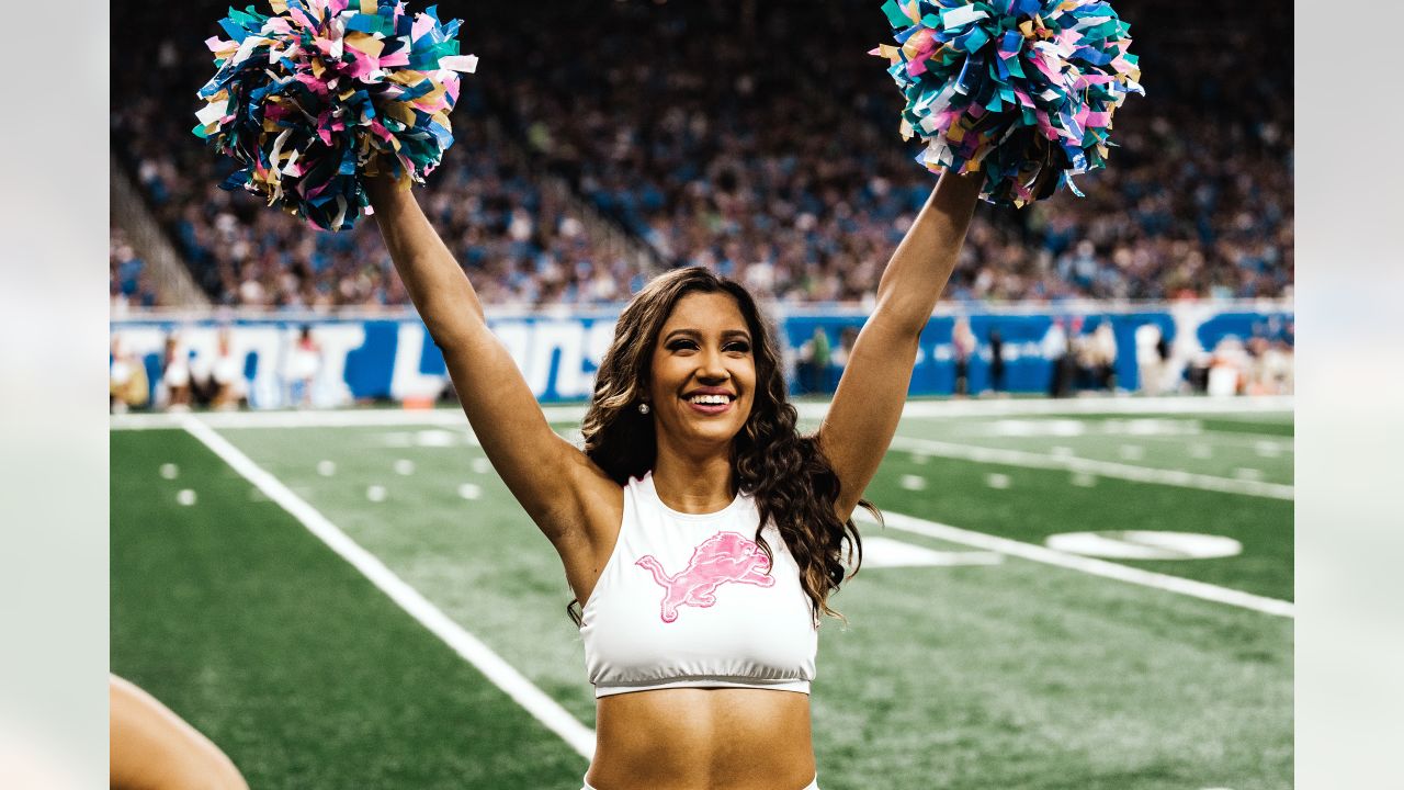 Lions vs. Seahawks: Cheer Photos