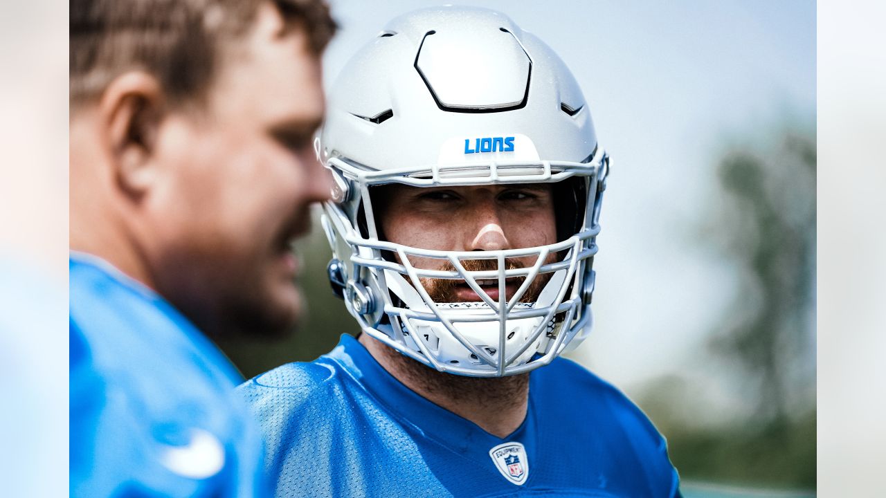 Detroit Lions offensive tackle Obinna Eze runs a drill during an NFL  football practice in Allen Park, Mich., Monday, June 12, 2023. (AP  Photo/Paul Sancya Stock Photo - Alamy