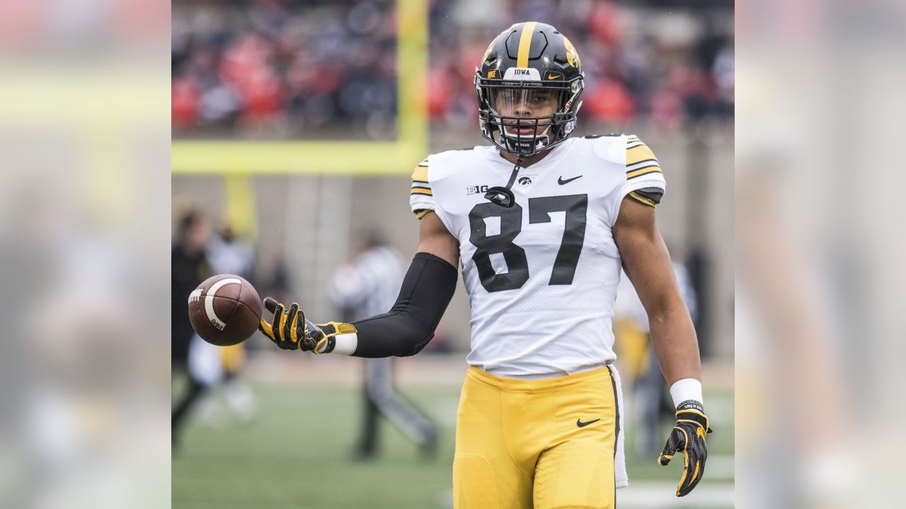 TE Noah Fant declares for NFL Draft: An insider's take on the decision and  where the Hawkeyes might go from here - The Athletic