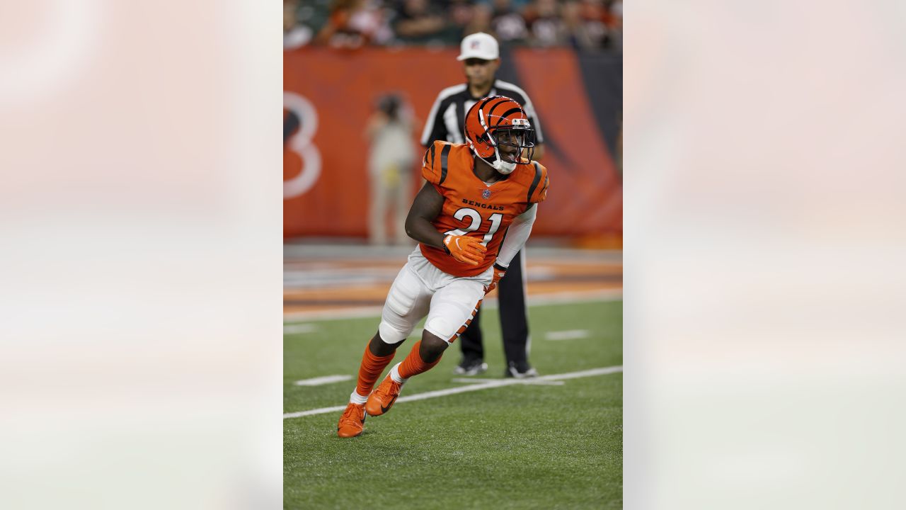 Bengals WR Auden Tate sustains knee injury in Week 14 loss