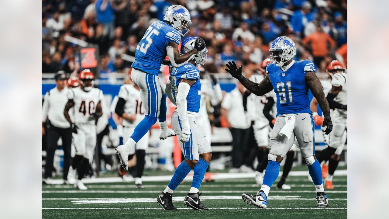 Detroit Lions running back Godwin Igwebuike (35) warms up before an NFL  football game against the Cincinnati Bengals in Detroit, Sunday, Oct. 17,  2021. (AP Photo/Paul Sancya Stock Photo - Alamy