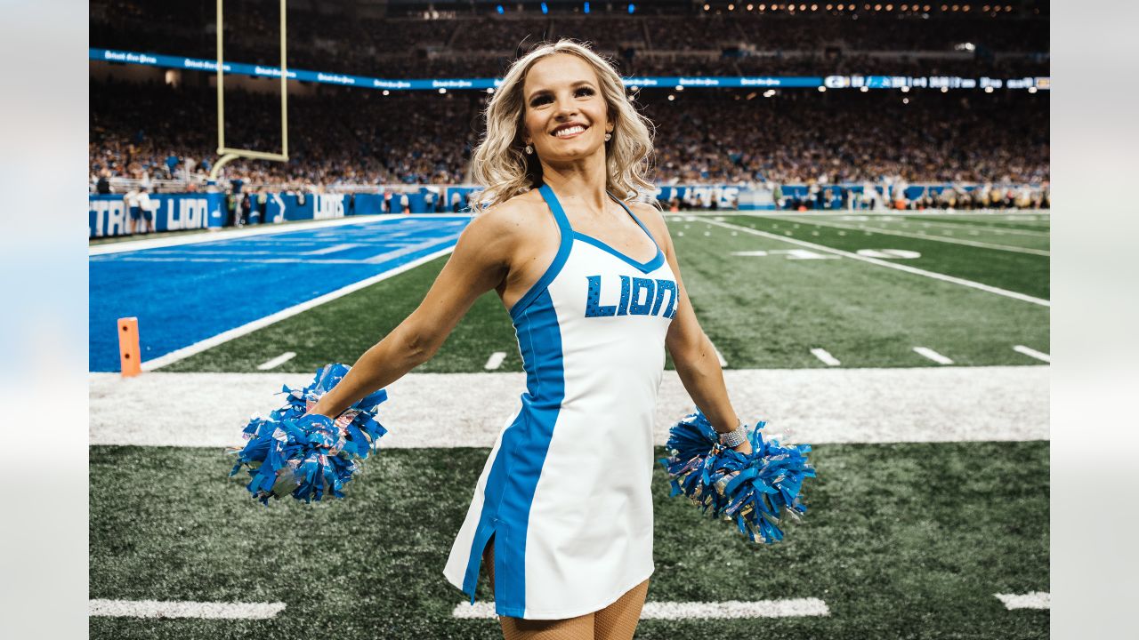 Lions vs. Packers: Cheerleader photos