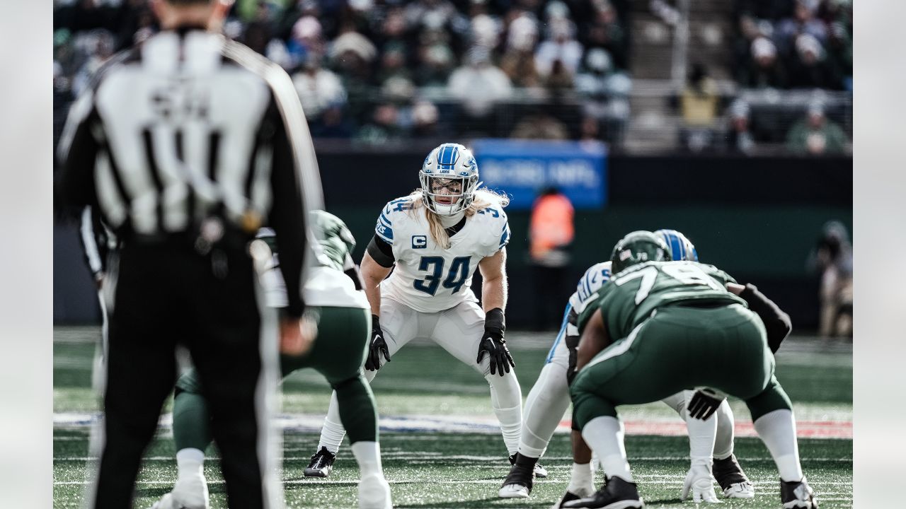 Detroit Lions middle linebacker Alex Anzalone (34) in action