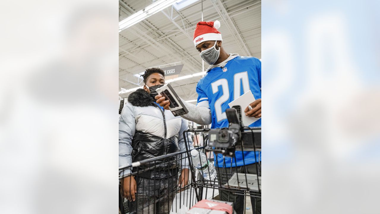 Kids Shop with a Lion at Meijer