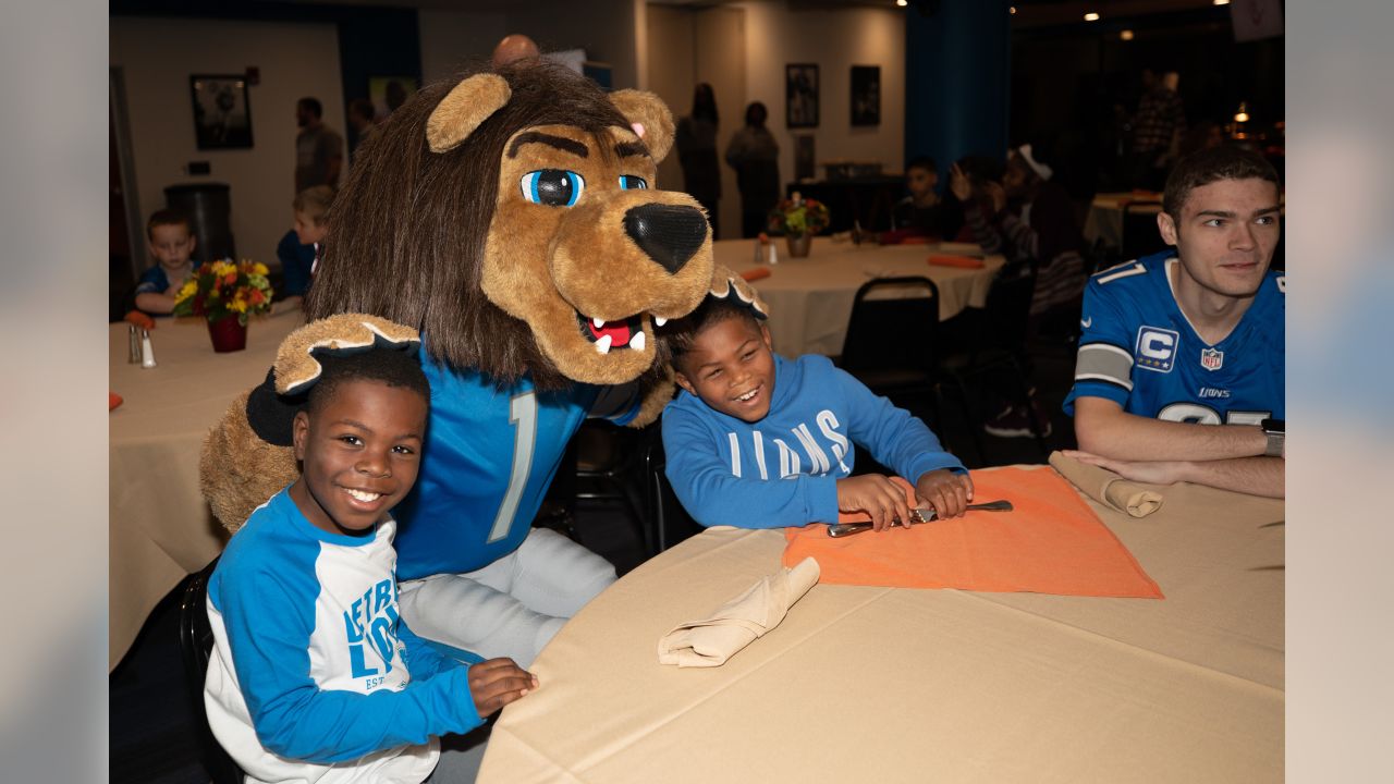 Detroit Lions on X: Give for Good this Holiday season with @kroger. Donate  to Feeding America and enter for your chance to win tickets to the Thanksgiving  game and the opportunity to