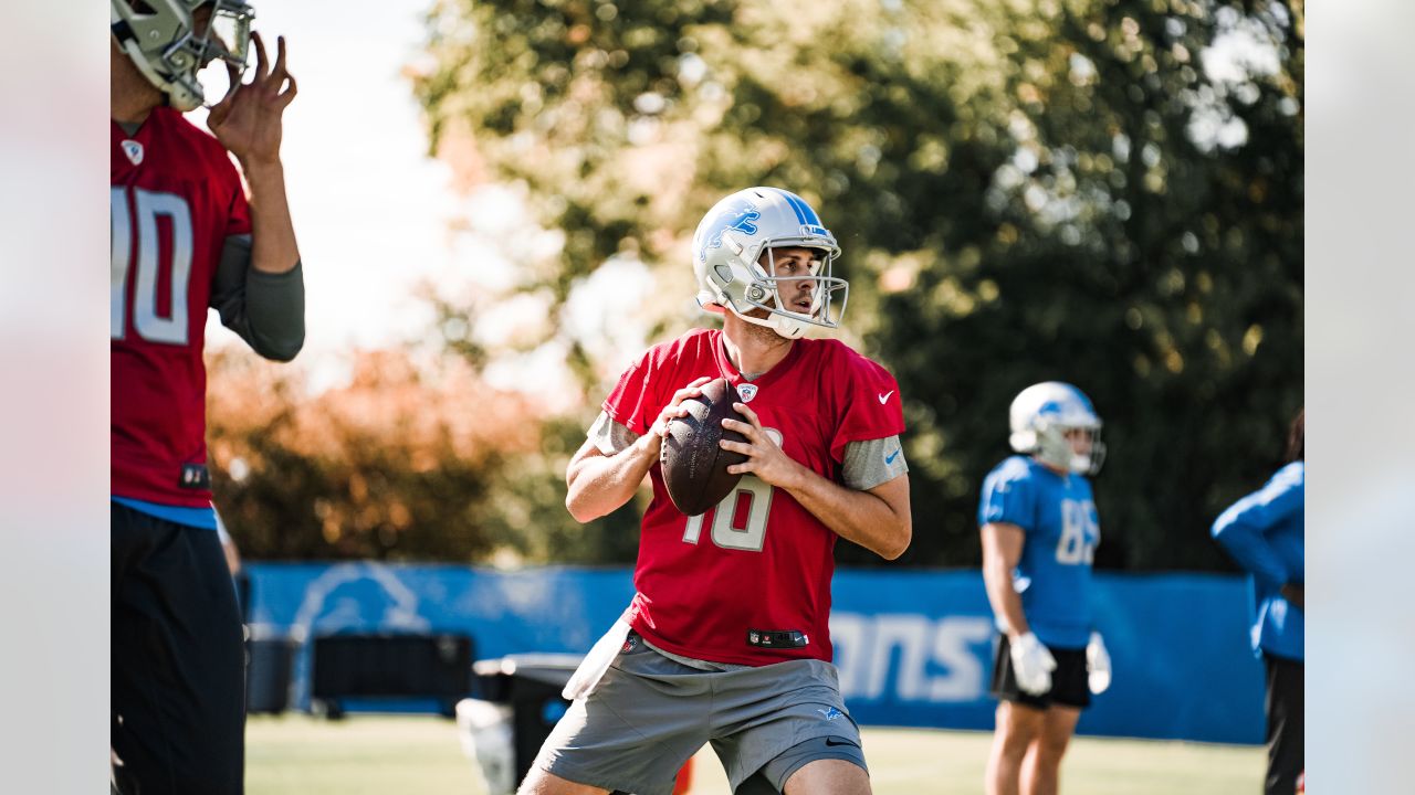 Lions down 9 players at practice; WR Amon-Ra St. Brown in red no-contact  jersey 