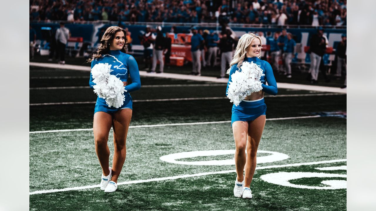 Lions vs. Commanders: Cheer Photos