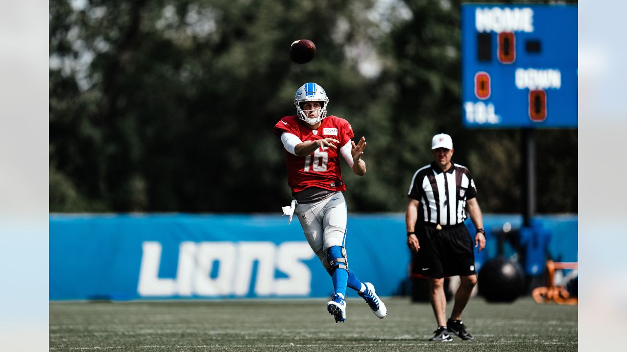 Lions' Jahmyr Gibbs, Jared Goff impress in joint practice against Lions -  Sports Illustrated