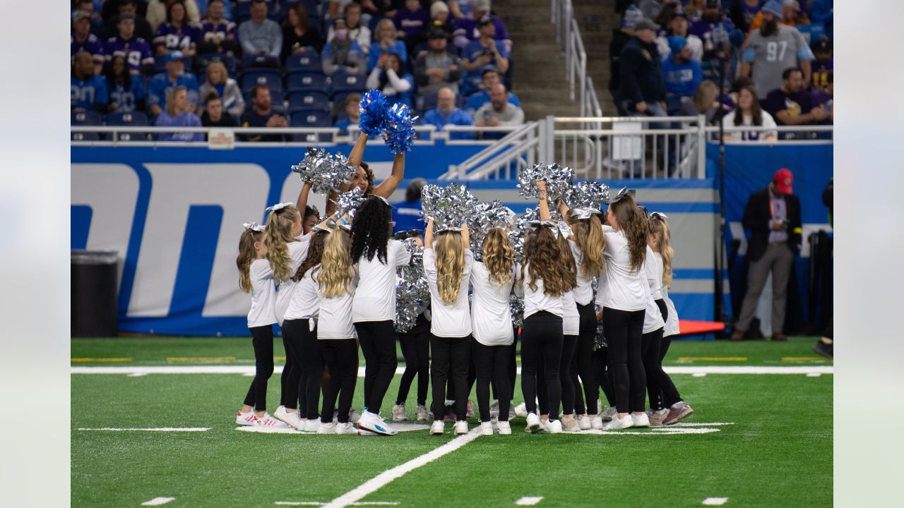 2022 Junior Cheerleaders halftime performance